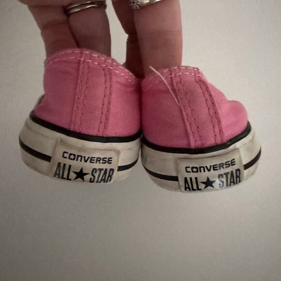 Converse Pink Baby Toddler Size 6 Low Top Sneakers No Laces - Picture 7 of 7